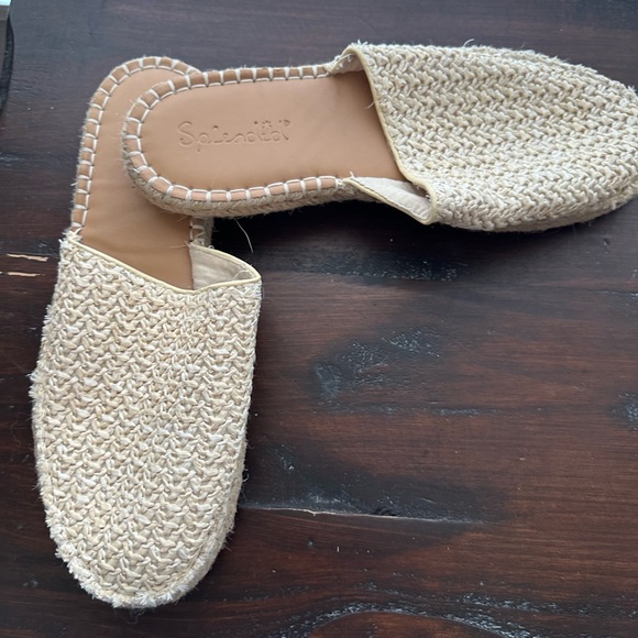 Splendid flat shoes. Size 10. Knitted. Beige color. Beautiful. - Picture 2 of 10